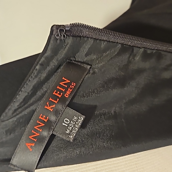 Anne Klein sleeveless black dress lined back slit hidden zipper sz. 10 LBD - Picture 5 of 11